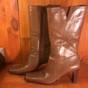 Women’s Diba tan boots size 6 1/2 M upper leather